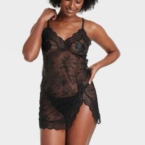 Sheer lace lingerie slip with slit | M